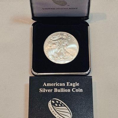 https://www.auctionninja.com/stress-free-estate-services-llc/sales/details/astounding-estate-auction-vintage-xmas-collectibles-jewelry-an...