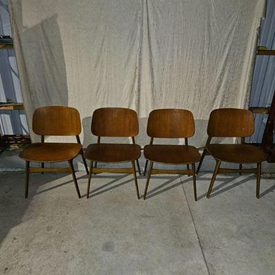 https://www.auctionninja.com/stress-free-estate-services-llc/sales/details/astounding-estate-auction-vintage-xmas-collectibles-jewelry-an...