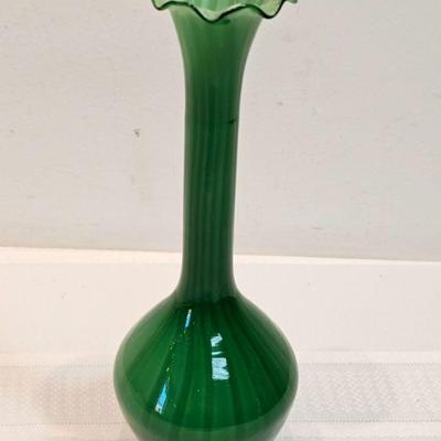 https://www.auctionninja.com/stress-free-estate-services-llc/sales/details/astounding-estate-auction-vintage-xmas-collectibles-jewelry-an...