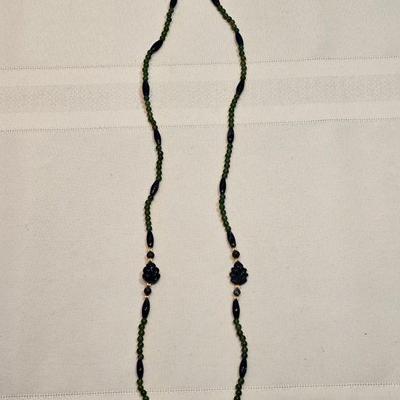 https://www.auctionninja.com/stress-free-estate-services-llc/sales/details/astounding-estate-auction-vintage-xmas-collectibles-jewelry-an...