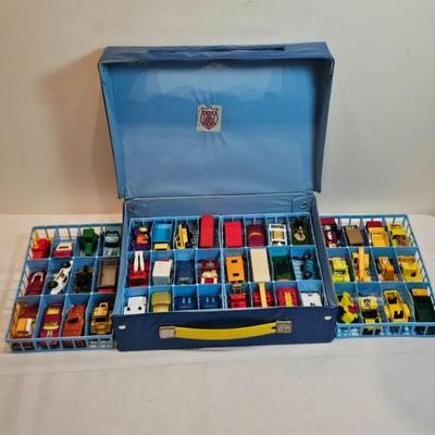 https://www.auctionninja.com/stress-free-estate-services-llc/sales/details/astounding-estate-auction-vintage-xmas-collectibles-jewelry-an...