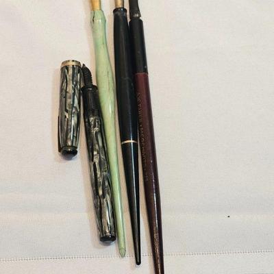 https://www.auctionninja.com/stress-free-estate-services-llc/sales/details/astounding-estate-auction-vintage-xmas-collectibles-jewelry-an...