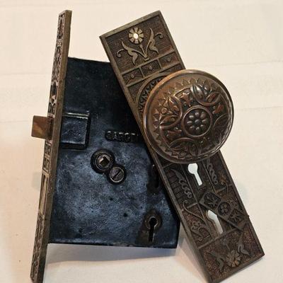 https://www.auctionninja.com/stress-free-estate-services-llc/sales/details/astounding-estate-auction-vintage-xmas-collectibles-jewelry-an...