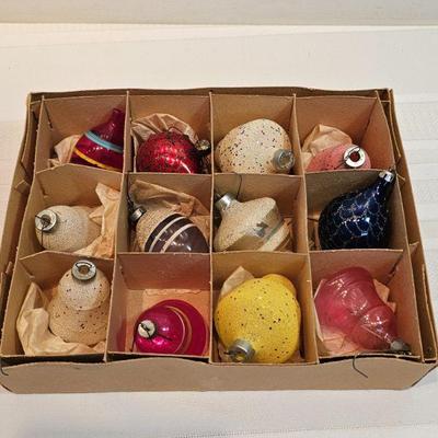https://www.auctionninja.com/stress-free-estate-services-llc/sales/details/astounding-estate-auction-vintage-xmas-collectibles-jewelry-an...