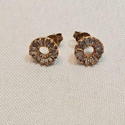 https://www.auctionninja.com/stress-free-estate-services-llc/sales/details/astounding-estate-auction-vintage-xmas-collectibles-jewelry-an...