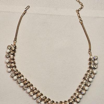 https://www.auctionninja.com/stress-free-estate-services-llc/sales/details/astounding-estate-auction-vintage-xmas-collectibles-jewelry-an...