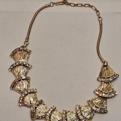 https://www.auctionninja.com/stress-free-estate-services-llc/sales/details/astounding-estate-auction-vintage-xmas-collectibles-jewelry-an...