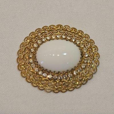 https://www.auctionninja.com/stress-free-estate-services-llc/sales/details/astounding-estate-auction-vintage-xmas-collectibles-jewelry-an...