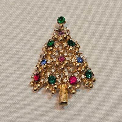 https://www.auctionninja.com/stress-free-estate-services-llc/sales/details/astounding-estate-auction-vintage-xmas-collectibles-jewelry-an...
