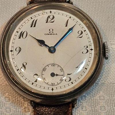 https://www.auctionninja.com/stress-free-estate-services-llc/sales/details/astounding-estate-auction-vintage-xmas-collectibles-jewelry-an...