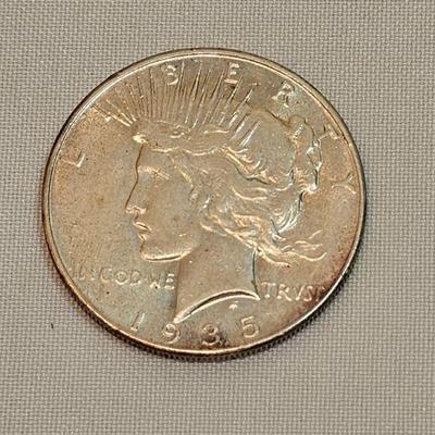 https://www.auctionninja.com/stress-free-estate-services-llc/sales/details/astounding-estate-auction-vintage-xmas-collectibles-jewelry-an...