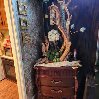 End table and wooden sculpture