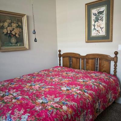 Queen bed
New bedding pottery barn 