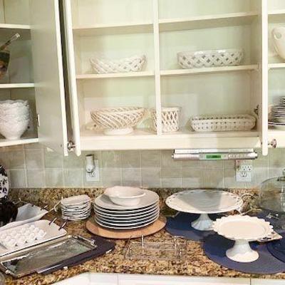 KITCHEN GLASS DISHES, POTTERY AND PORCELAIN ITEMS