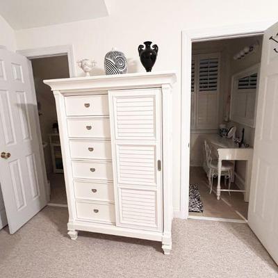 HOLLAND HOUSE WHITE CHEST OF DRAWERS