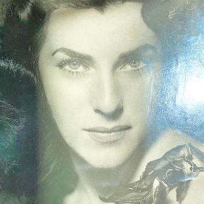 THE BEAUTIFUL WOMAN WHOSE ESTATE SALE THIS IS FOR!