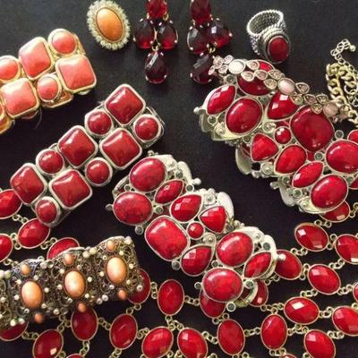 COSTUME FASHION JEWELRY TO BE SOLD IN UNOPENABLE CLEAR BAGS BASED ON JEWELRY COLOR. THERE ARE SOME GREAT RINGS IN EACH AND THE MORE RINGS...