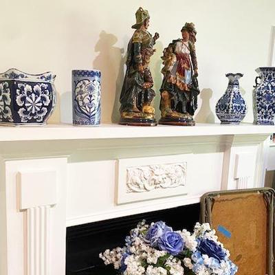 DECORATIVE DISPLAY ITEMS