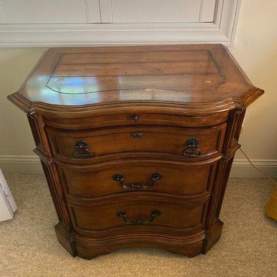 WINWOOD GUEST BEDROOM NIGHTSTAND
