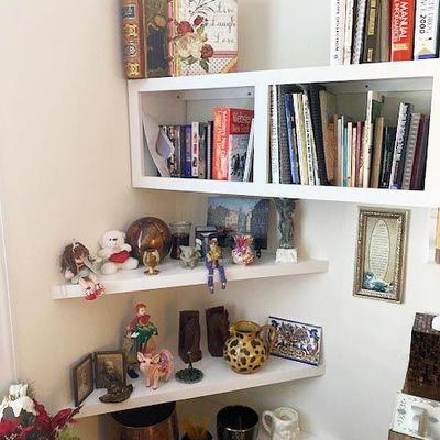 BOOKS AND SMALL DECORATIVE ITEMS