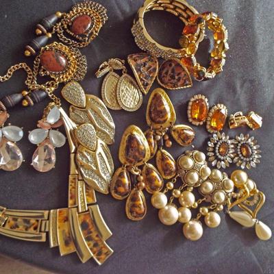 ANIMAL PRINT COSTUME JEWELRY LOT