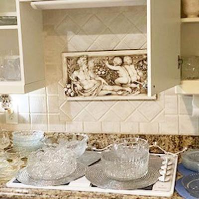 KITCHEN GLASS DISHES, POTTERY AND PORCELAIN ITEMS