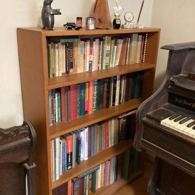 Bookcase with 4 Shelves