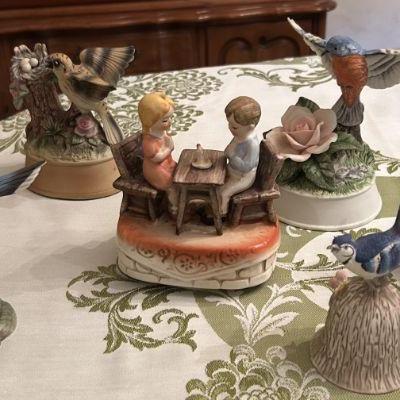 Figurines