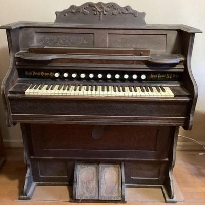 Pump Organ