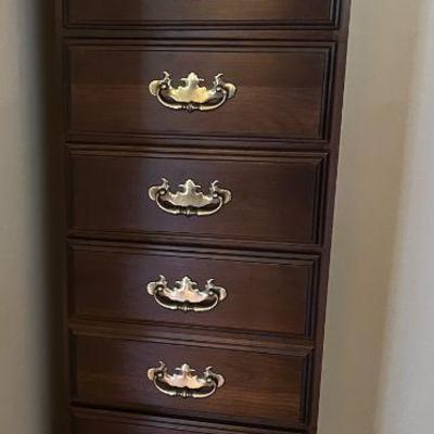 7 Drawer Upright Chest