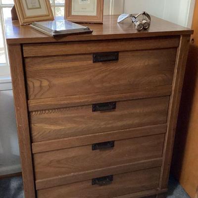 Dresser 4 Drawers