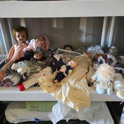 #3238 • Doll Collection
