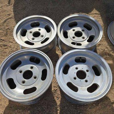 #2036 • 1 Set of 4 lug Wheels
