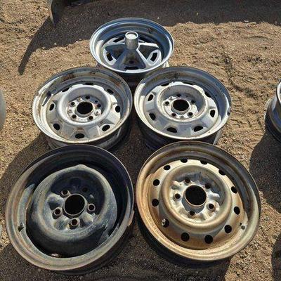 #2046 • Five 5 Lug Wheels
