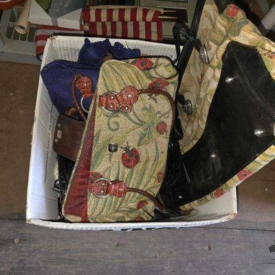 #3326 • Hand Bags, Purses, and Wallets
