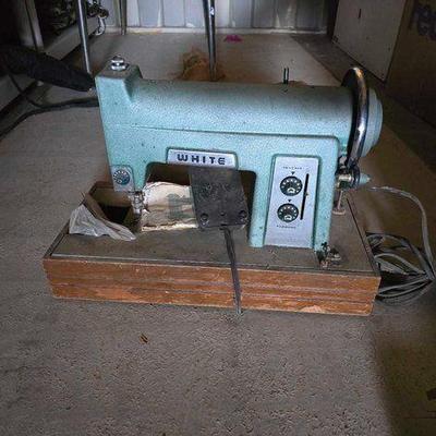 #3262 • White Sewing Machine
