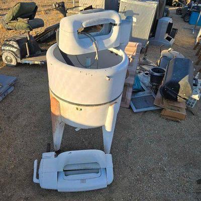 #2124 • Maytag Wringer Washer
