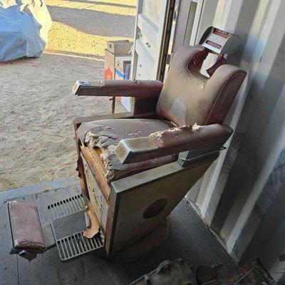 #3200 • Vintage Koch Barber Chair
