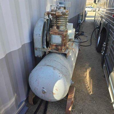 #2033 • Curtis Mfg Air Compressor
