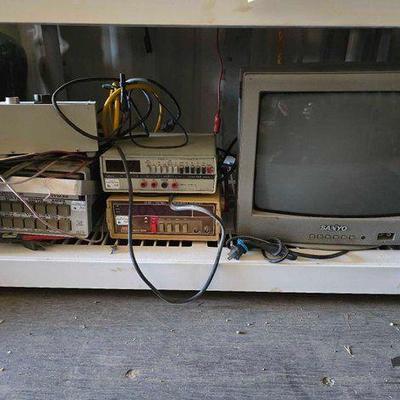 #3226 • Sanyo TV, Simpson Digital Multimeter, DSI 5600A Frequency Counter, SciMaTech ML-1300 Synchronous
