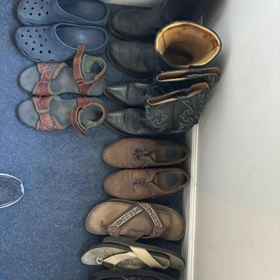 Men’s shoe size 10