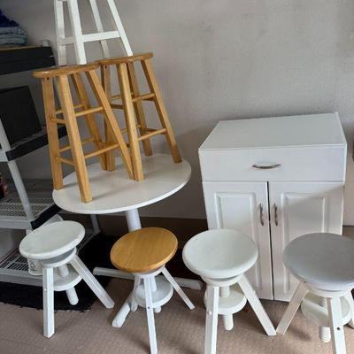 Piano/Adjustable Stools, High Stools, Round Table, Cabinet