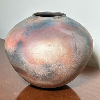 SIGNED POTTERY VASE | Signed "Anderson" and dated '86 on bottom. - h. 9 x dia. 10 in

