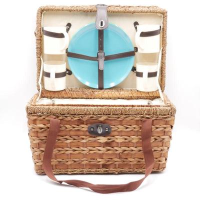 Large Wicker Picnic Basket for 4