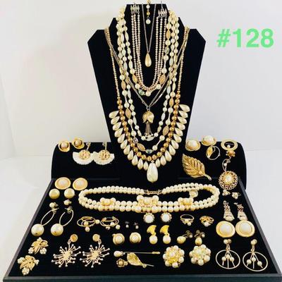 Gold Tone Pearl Fashion/Costume Jewelry