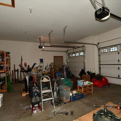 1089 garage