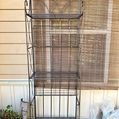 Wire shelf