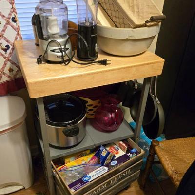 Crock bowl
Nice cart 