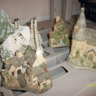 David Winter Village Pieces