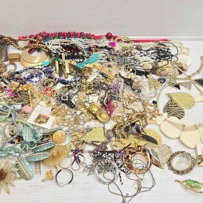 #836 • Costume Jewlery
